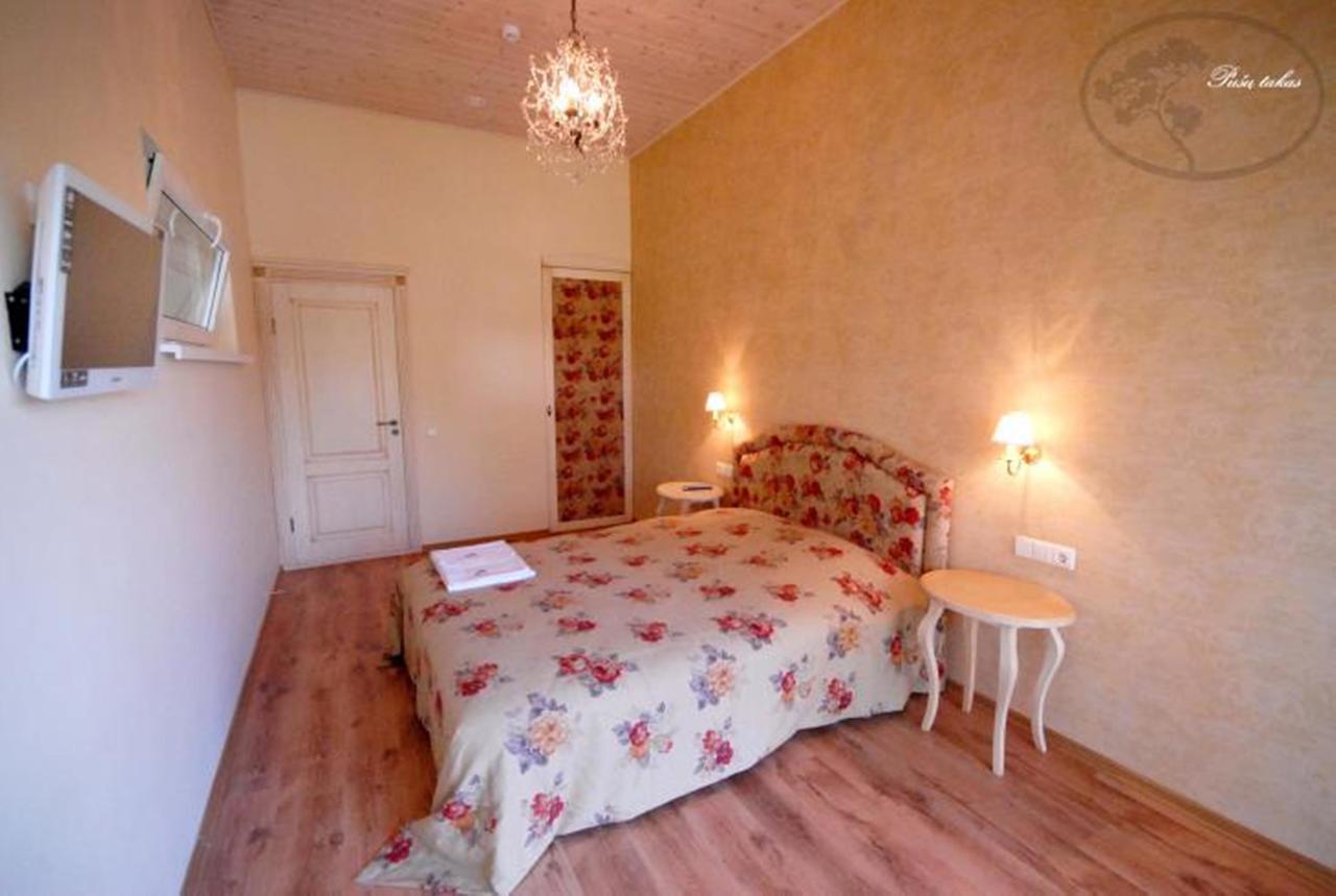 Pusu Takas Hotel Andrioniškis Szoba fotó